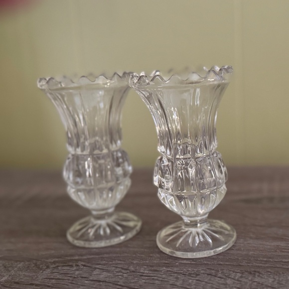 Vintage Pedestal Vase / Bud Vase - Pair - Picture 5 of 6